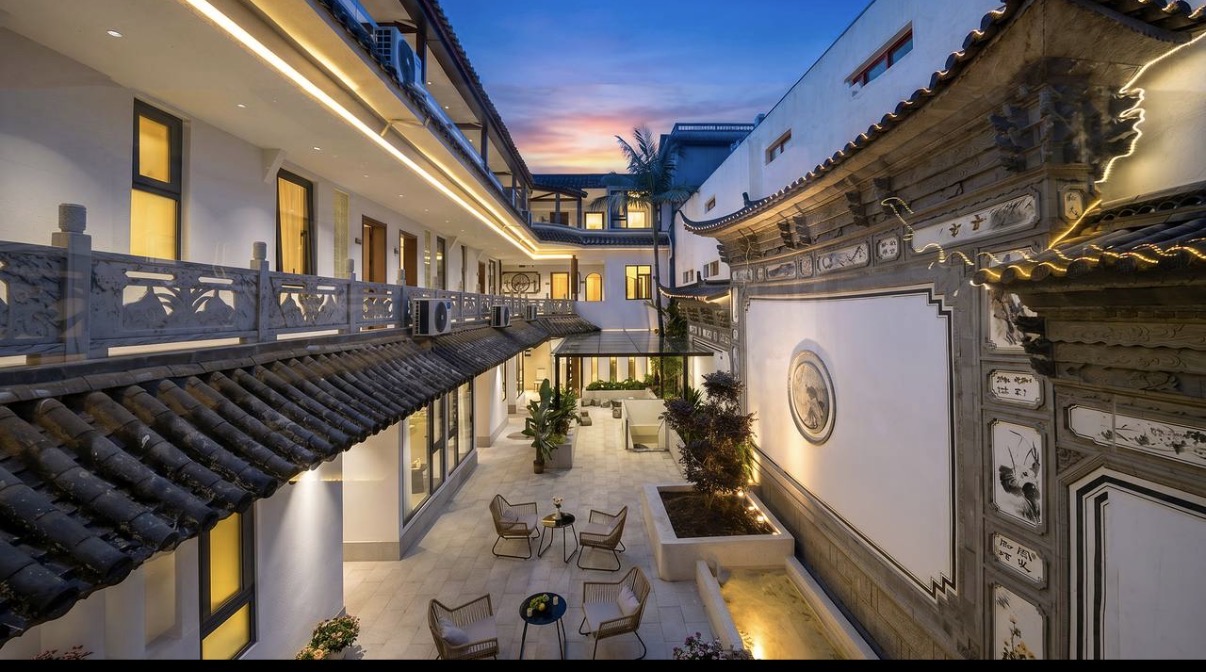 Inner courtyard in the evening light